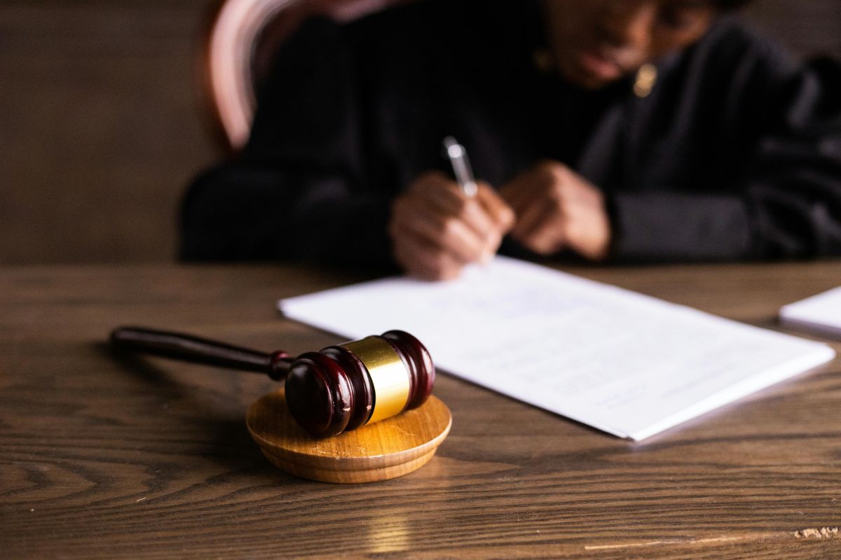 Cómo denunciar amenazas o coacciones de inquilinos