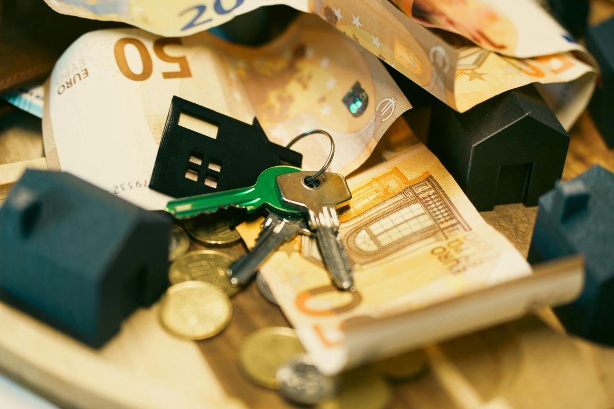 Cómo evitar problemas legales al alquilar tu propiedad