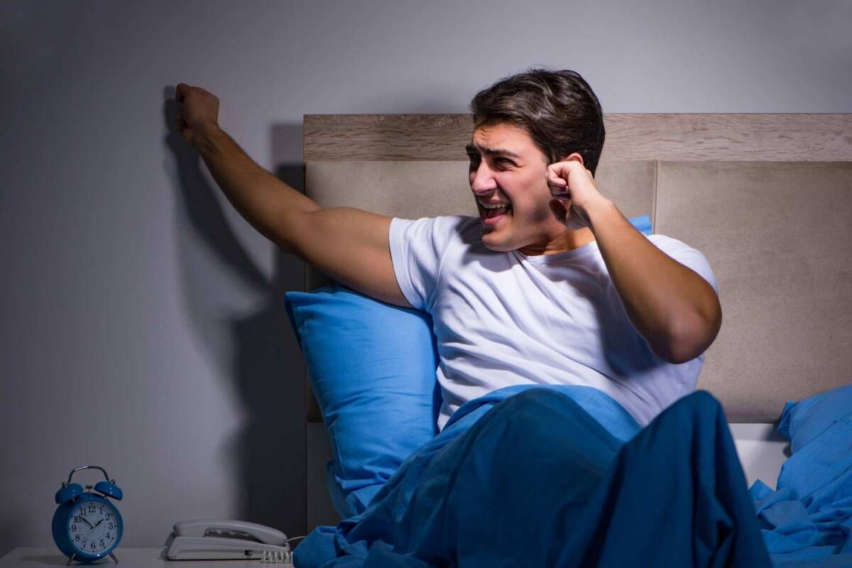 Cómo reclamar por actividades ilegales en tu local